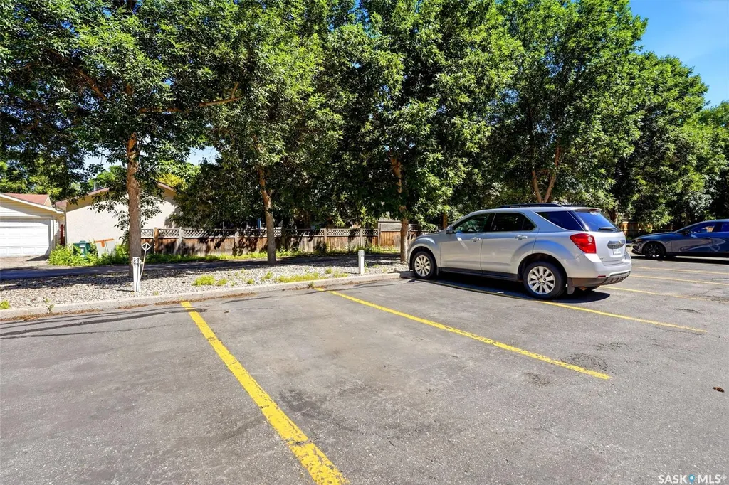 960 Assiniboine Avenue E Regina SK S4V 2P8