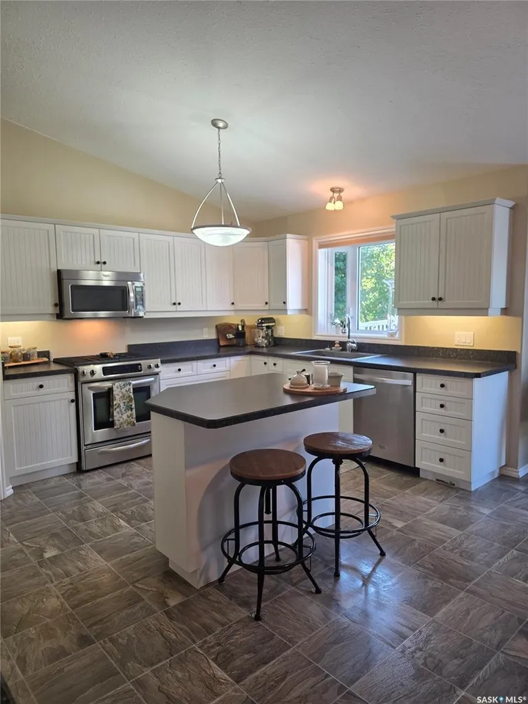 11 Reid Crescent Outlook SK S0L 2N0