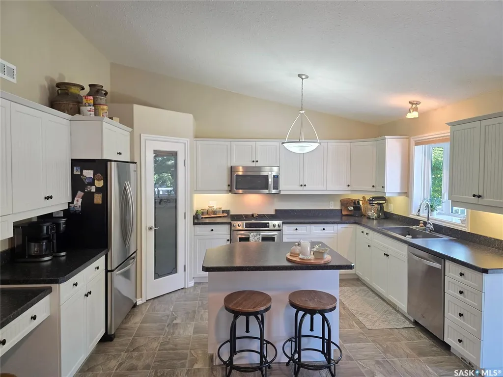 11 Reid Crescent Outlook SK S0L 2N0