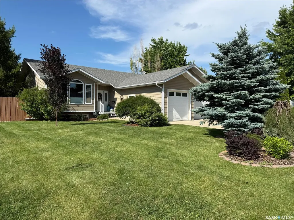 11 Reid Crescent Outlook SK S0L 2N0
