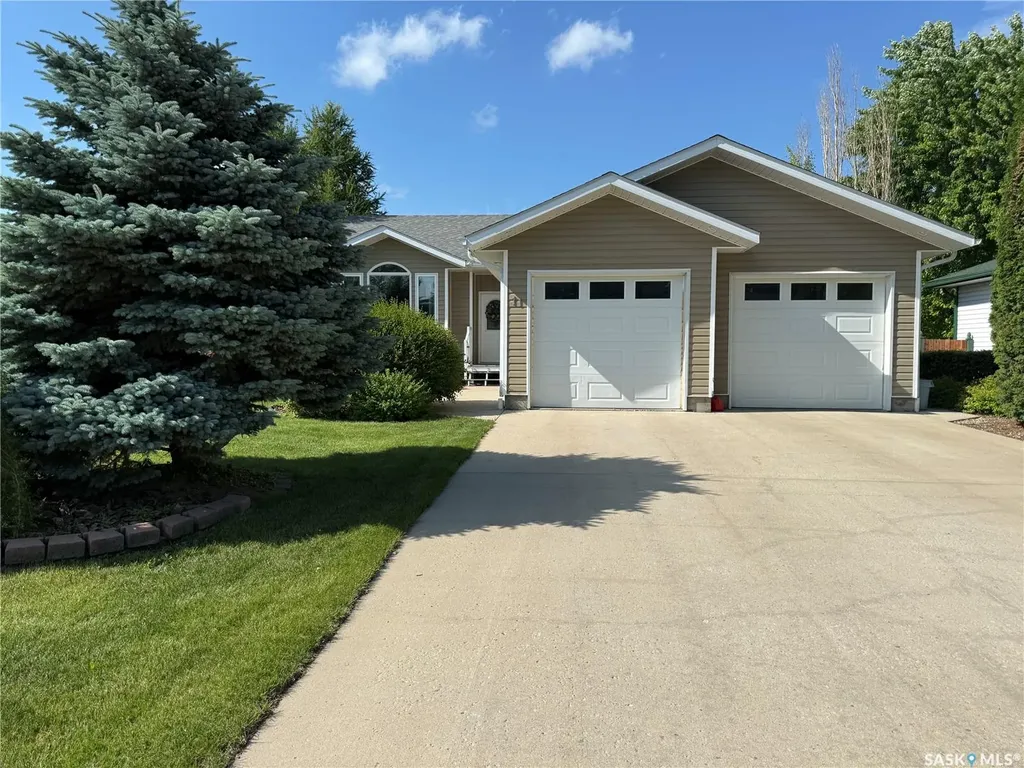 11 Reid Crescent Outlook SK S0L 2N0