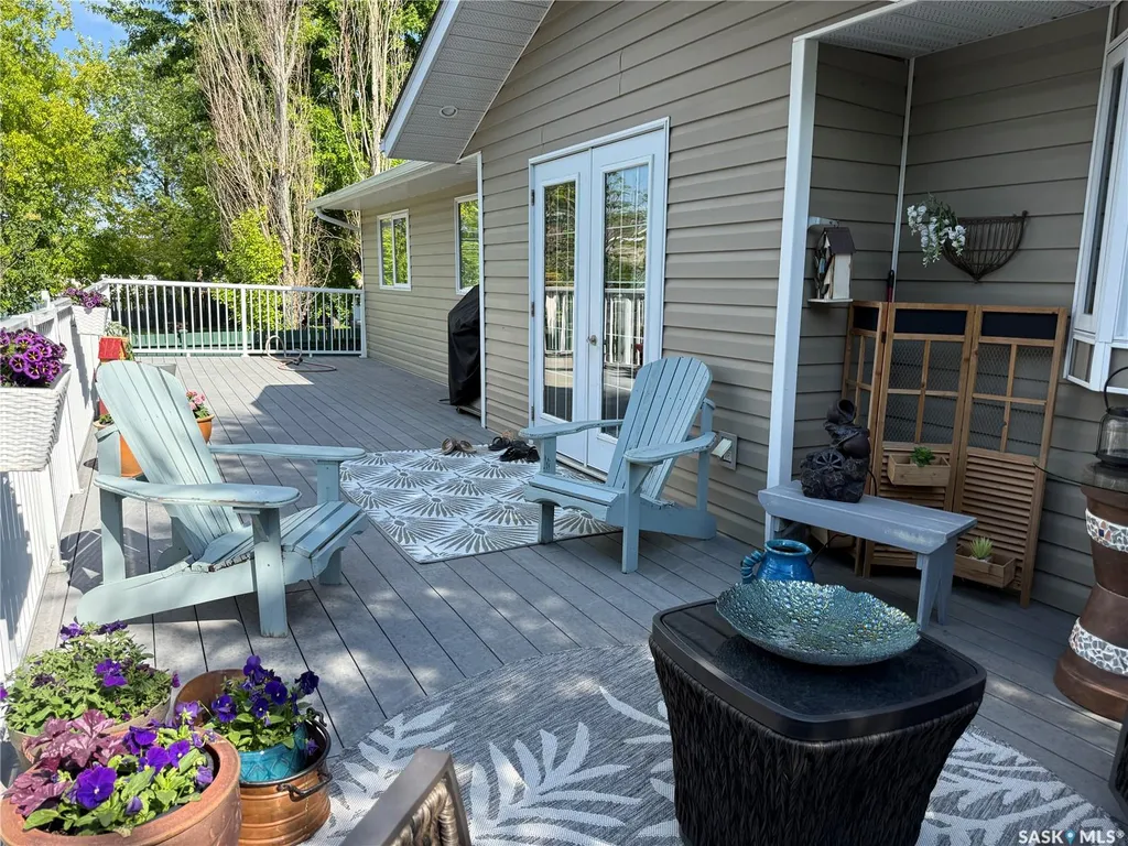 11 Reid Crescent Outlook SK S0L 2N0