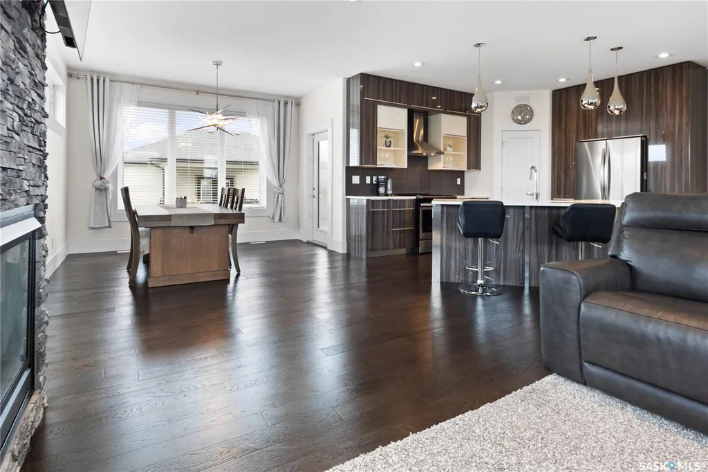 202 Glacial Shores Cove Saskatoon SK S7W 0R7