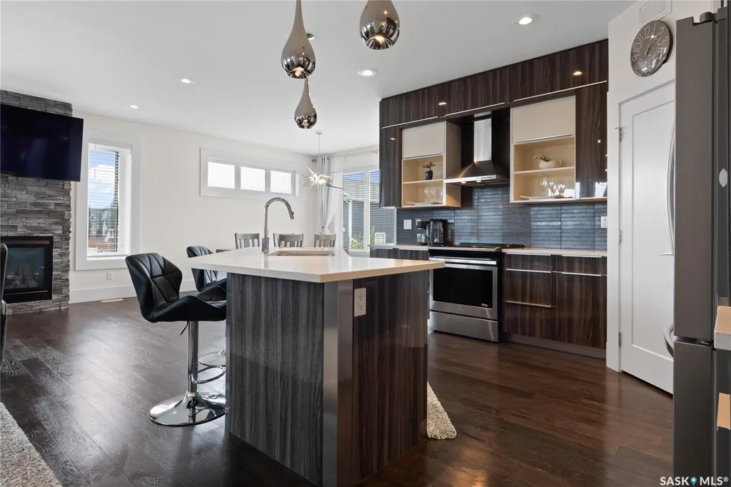 202 Glacial Shores Cove Saskatoon SK S7W 0R7