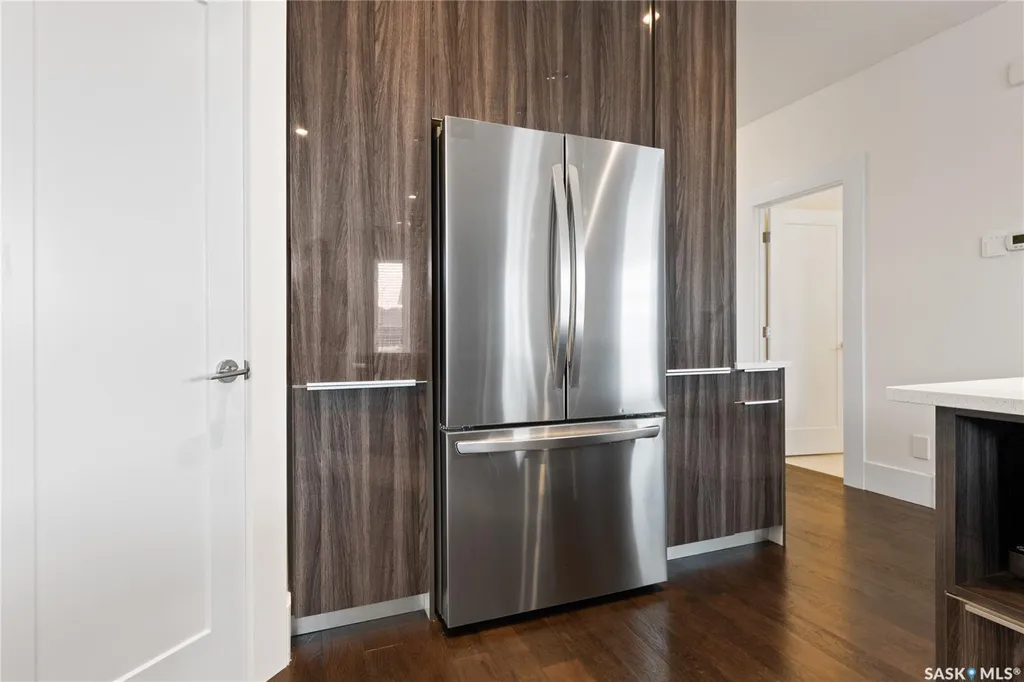 202 Glacial Shores Cove Saskatoon SK S7W 0R7