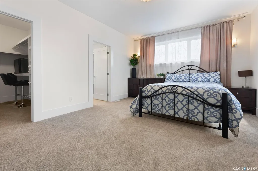 202 Glacial Shores Cove Saskatoon SK S7W 0R7