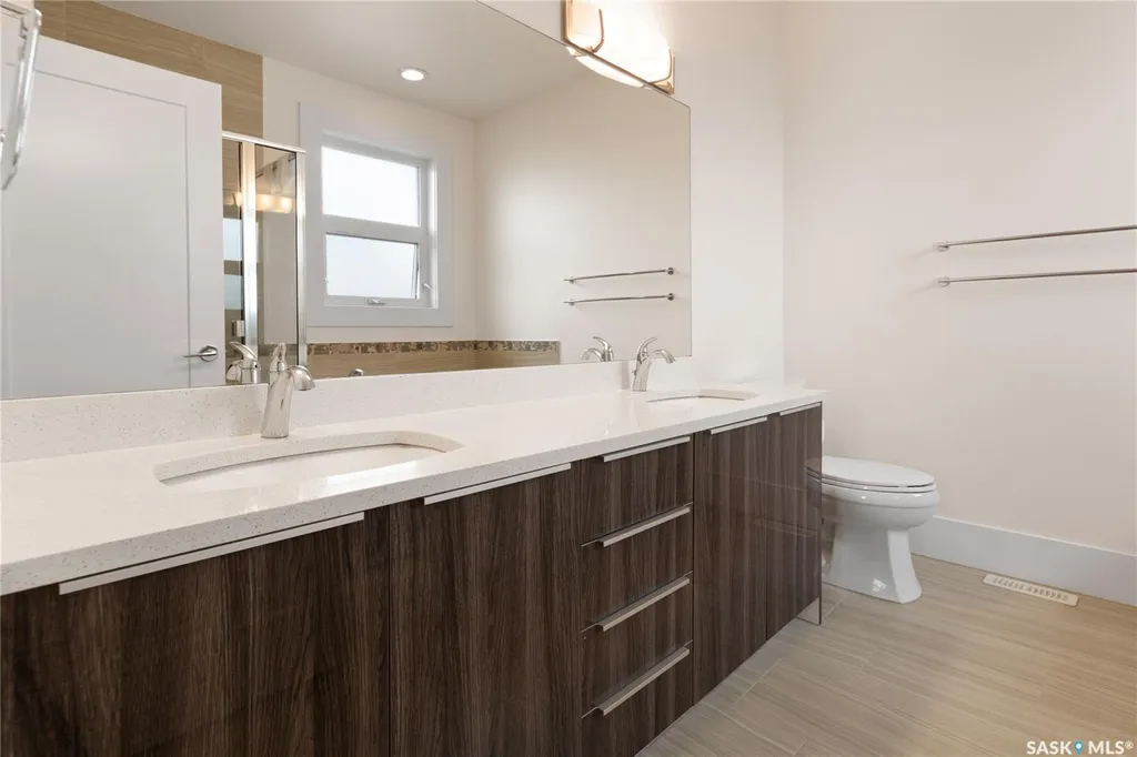 202 Glacial Shores Cove Saskatoon SK S7W 0R7