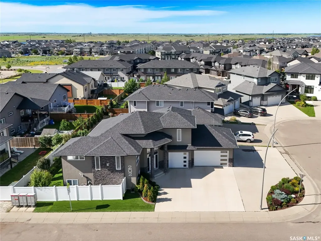 202 Glacial Shores Cove Saskatoon SK S7W 0R7