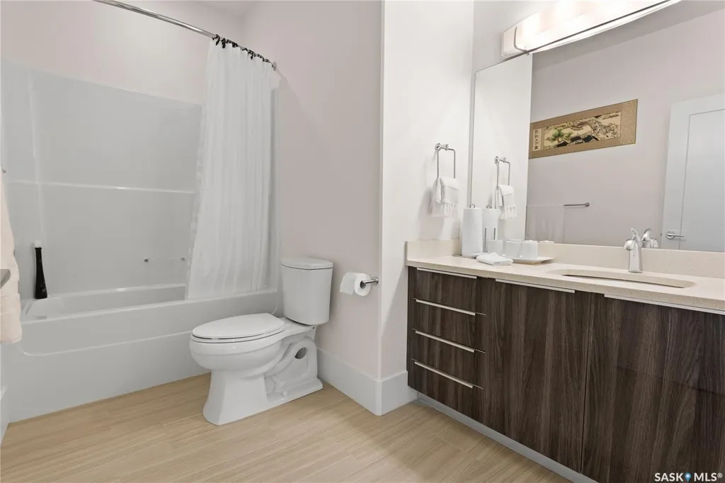 202 Glacial Shores Cove Saskatoon SK S7W 0R7