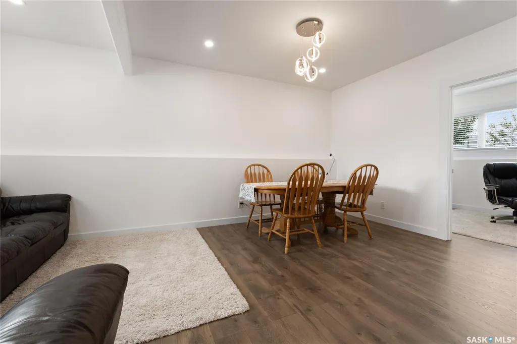 202 Glacial Shores Cove Saskatoon SK S7W 0R7