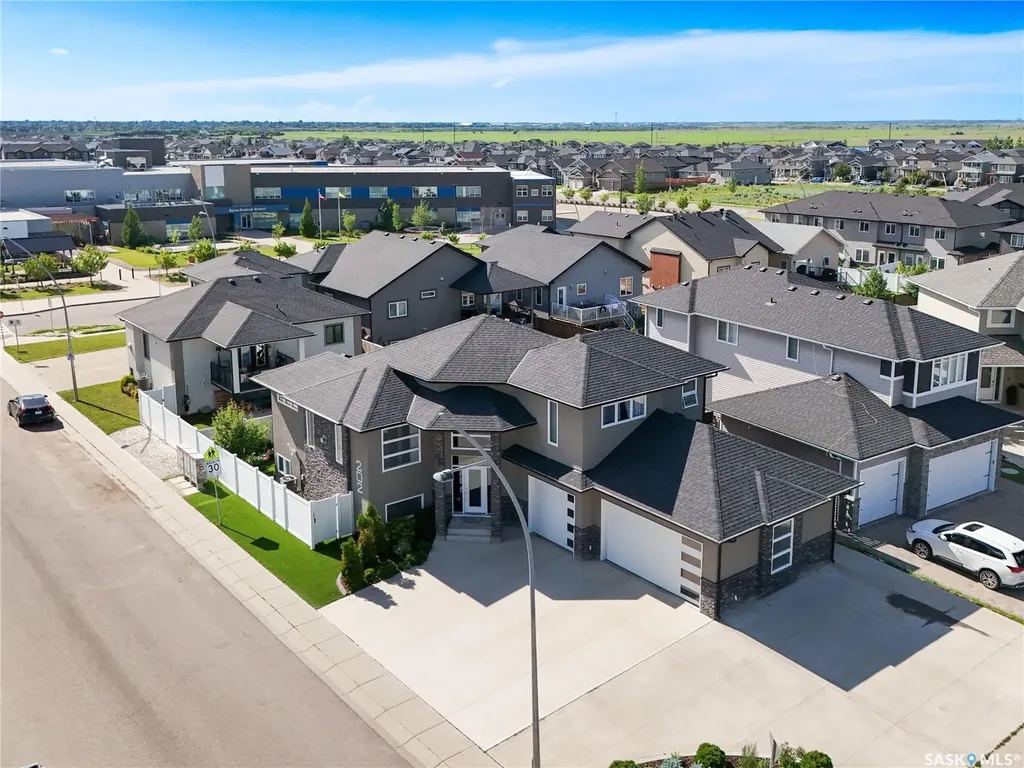 202 Glacial Shores Cove Saskatoon SK S7W 0R7