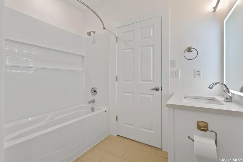 202 Glacial Shores Cove Saskatoon SK S7W 0R7