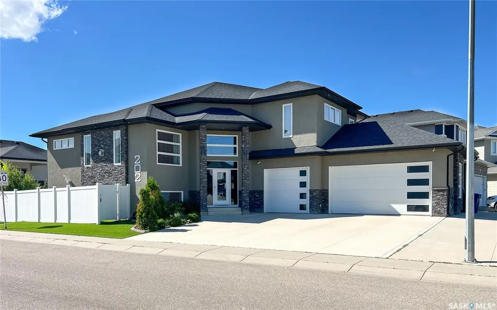 202 Glacial Shores Cove Saskatoon SK S7W 0R7