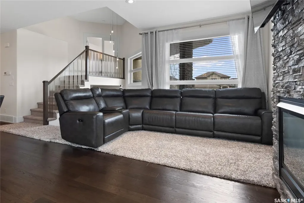 202 Glacial Shores Cove Saskatoon SK S7W 0R7
