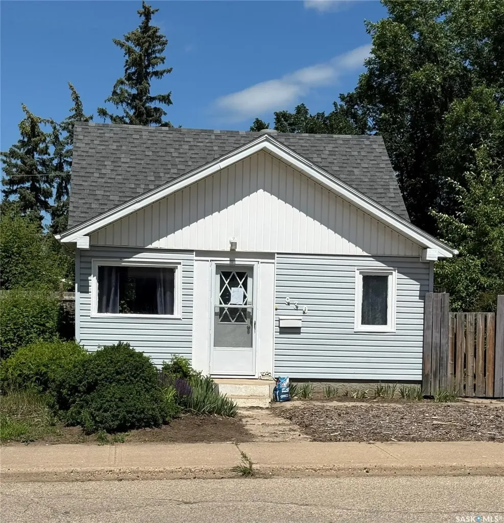 930 Vaughn Street Moose Jaw SK S6H 5N8