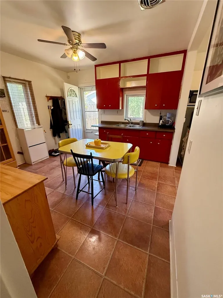 930 Vaughn Street Moose Jaw SK S6H 5N8