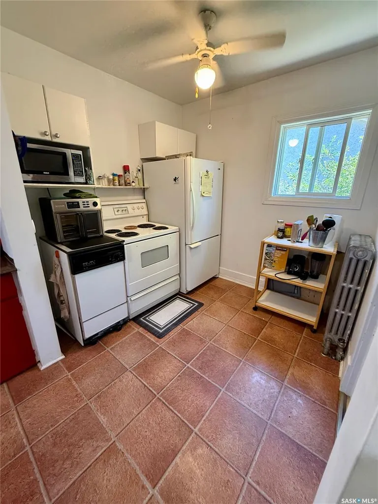 930 Vaughn Street Moose Jaw SK S6H 5N8