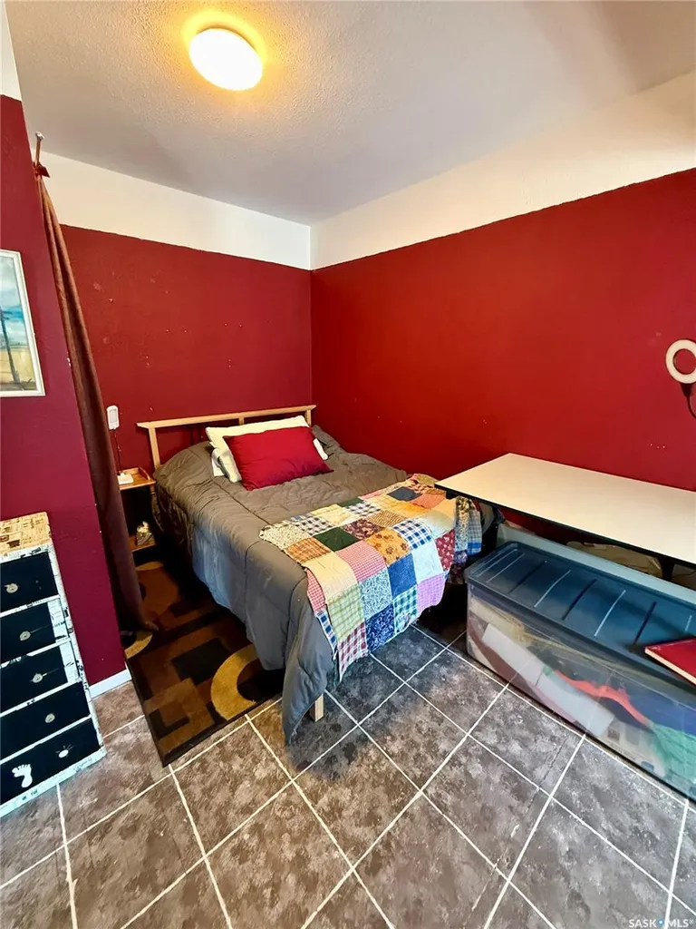 930 Vaughn Street Moose Jaw SK S6H 5N8