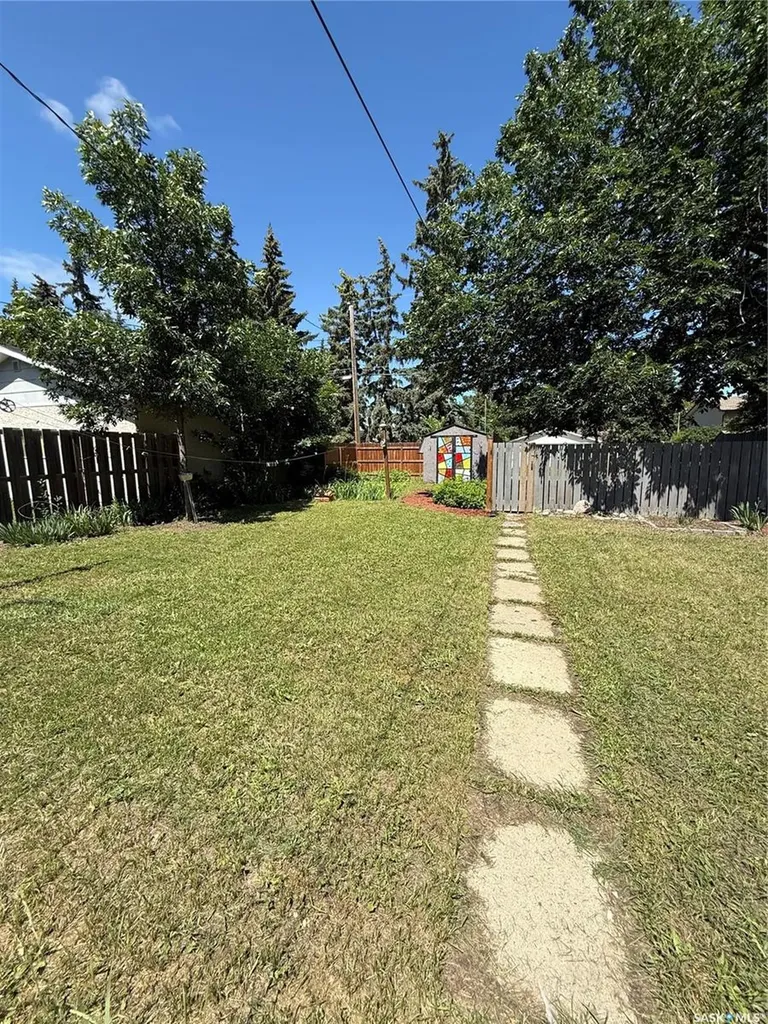 930 Vaughn Street Moose Jaw SK S6H 5N8