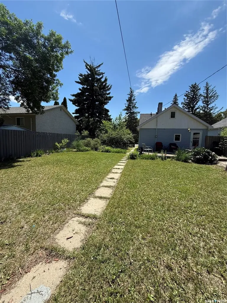 930 Vaughn Street Moose Jaw SK S6H 5N8
