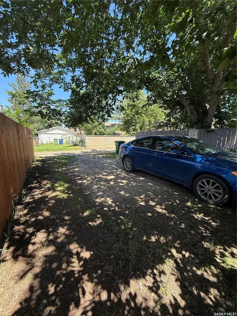 930 Vaughn Street Moose Jaw SK S6H 5N8