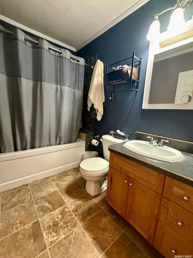 119 7th Avenue E Kindersley SK S0L 1S0