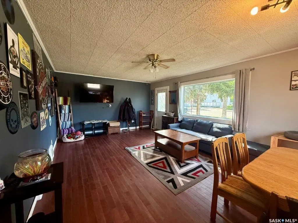 119 7th Avenue E Kindersley SK S0L 1S0