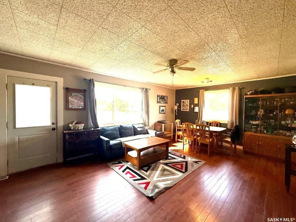 119 7th Avenue E Kindersley SK S0L 1S0