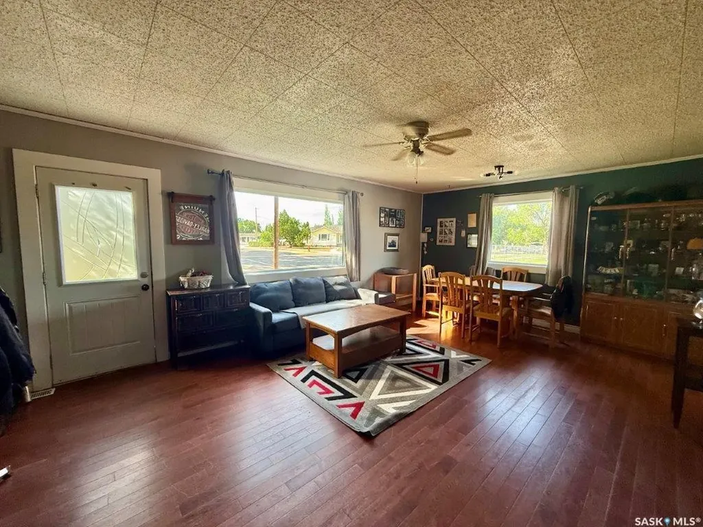 119 7th Avenue E Kindersley SK S0L 1S0
