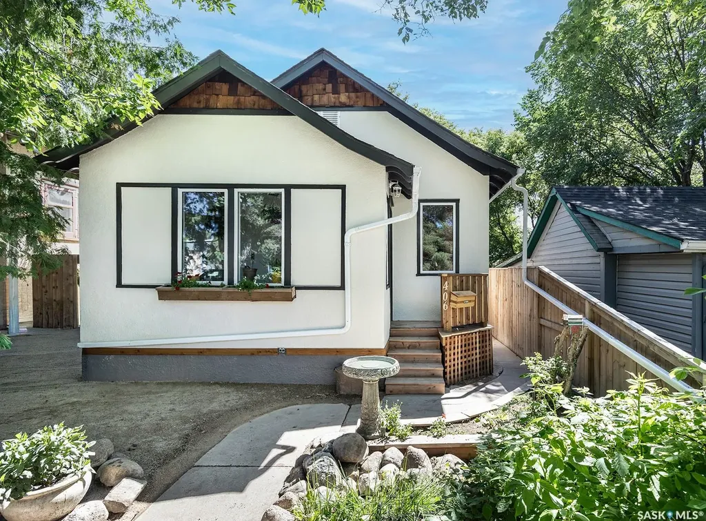 406 J Avenue S Saskatoon SK S7M 2A6