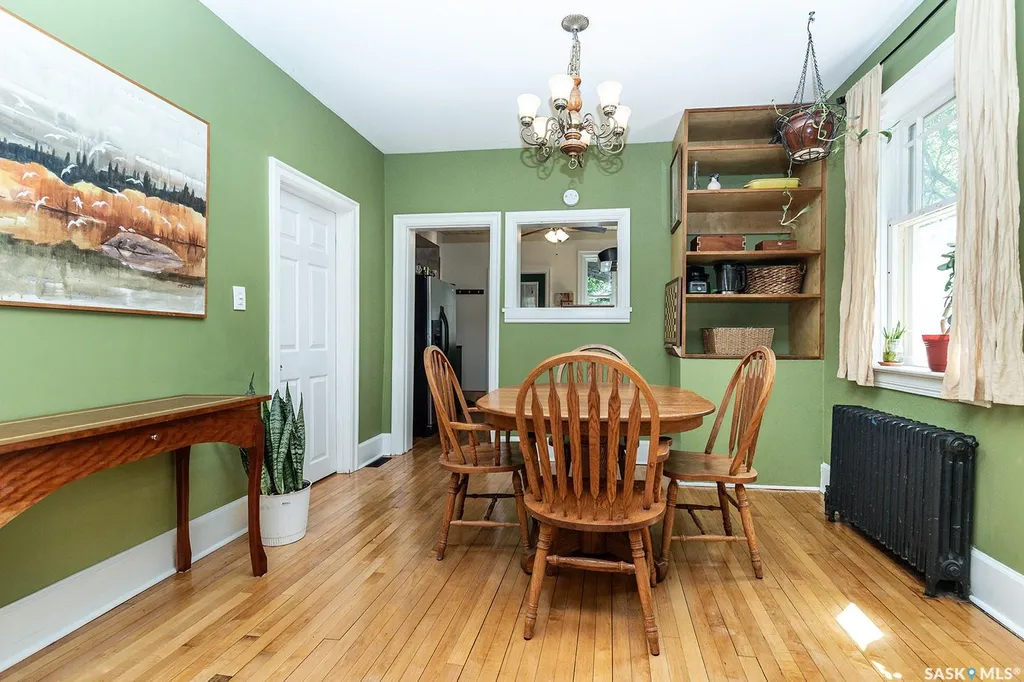 406 J Avenue S Saskatoon SK S7M 2A6