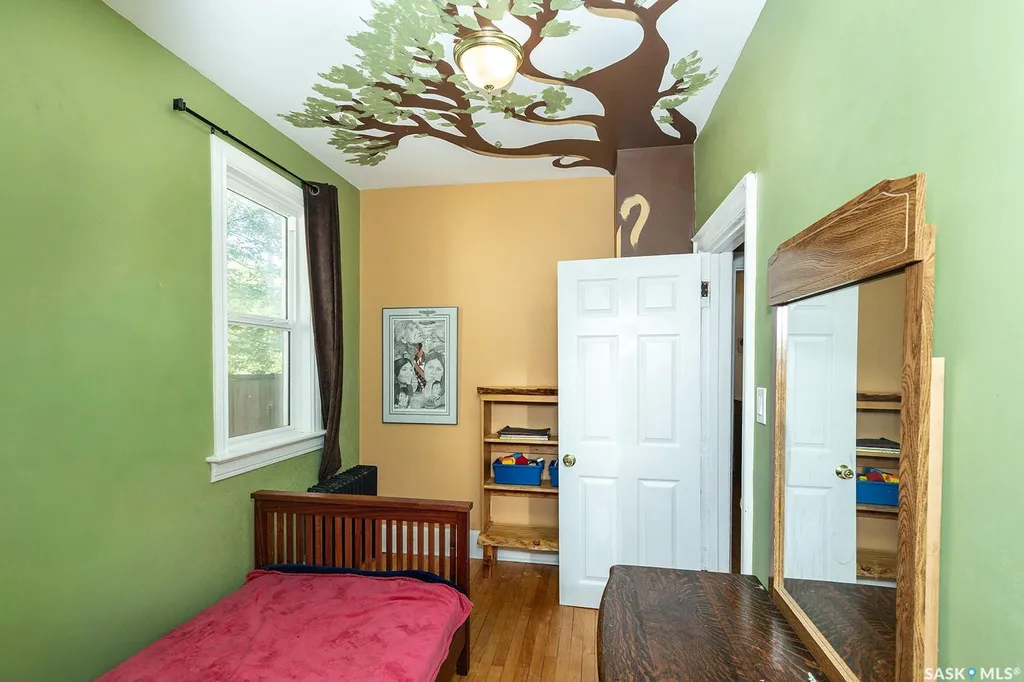 406 J Avenue S Saskatoon SK S7M 2A6
