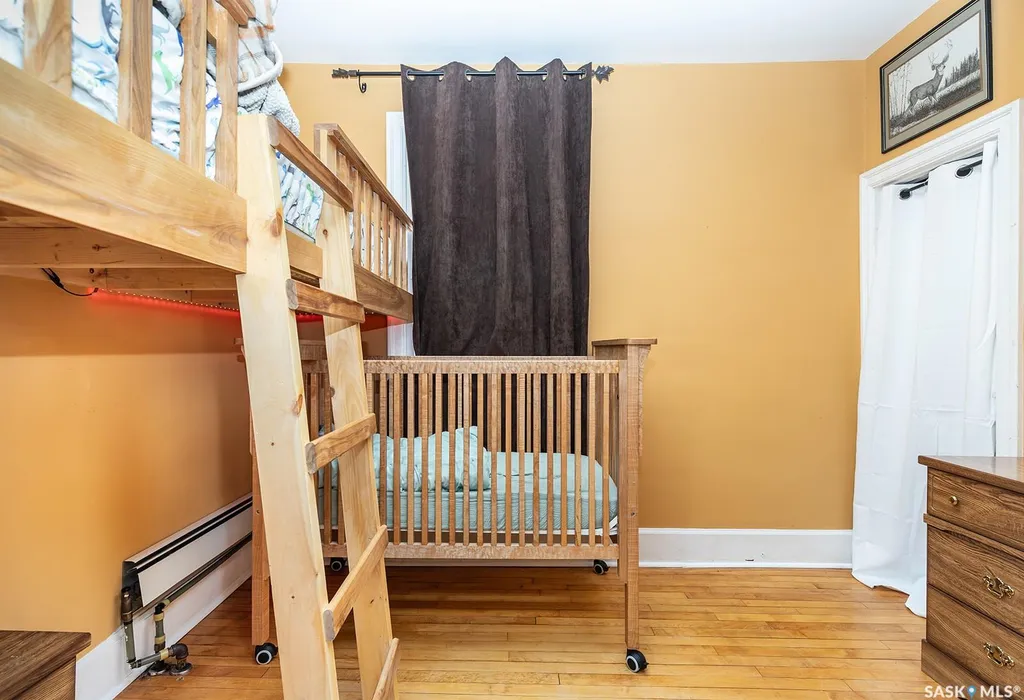 406 J Avenue S Saskatoon SK S7M 2A6