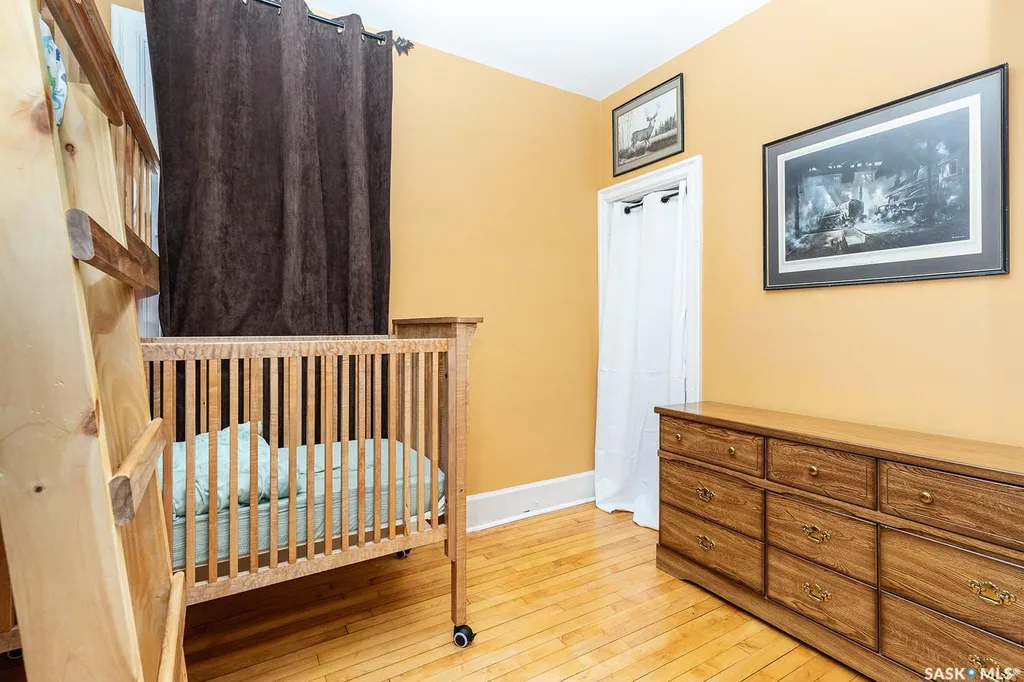 406 J Avenue S Saskatoon SK S7M 2A6