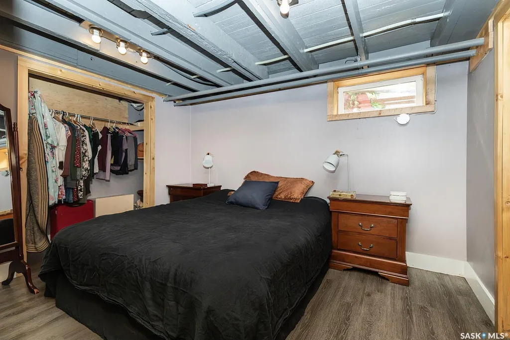406 J Avenue S Saskatoon SK S7M 2A6