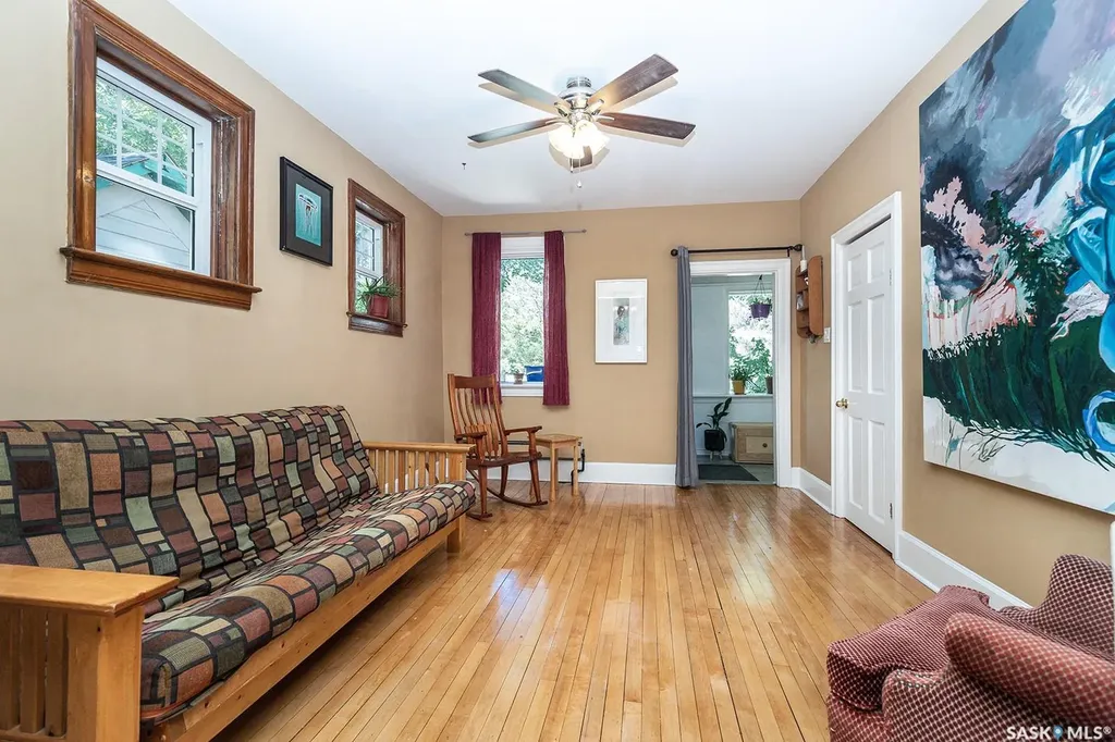 406 J Avenue S Saskatoon SK S7M 2A6