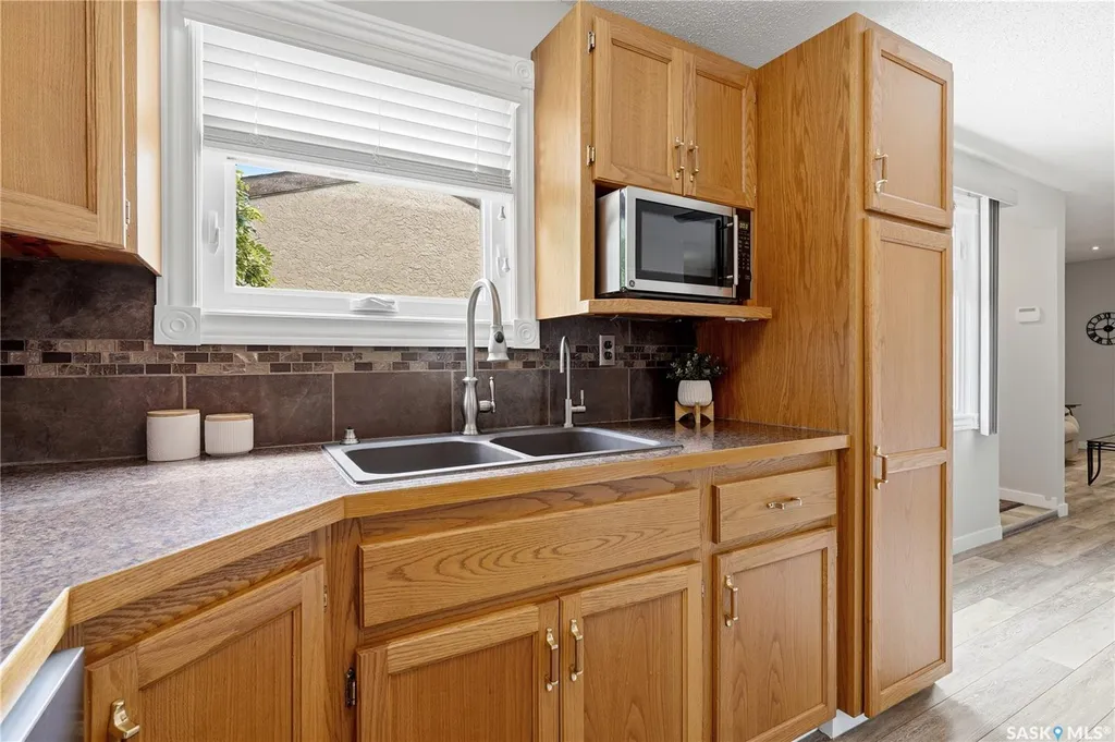 846 Gibson Street N Regina SK S4X 1S8