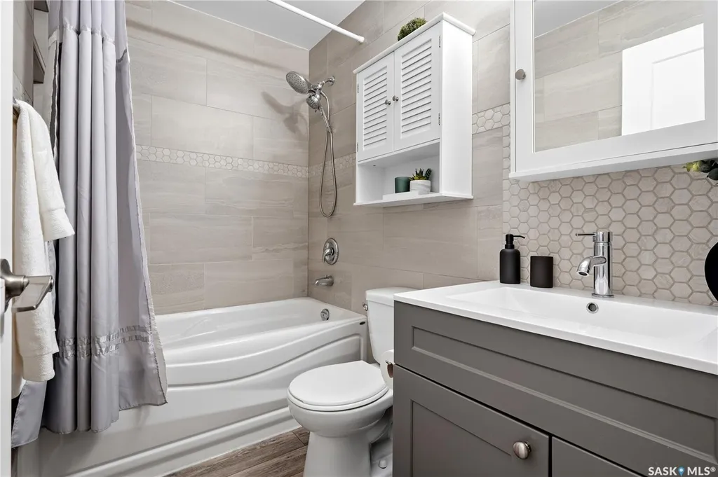 846 Gibson Street N Regina SK S4X 1S8