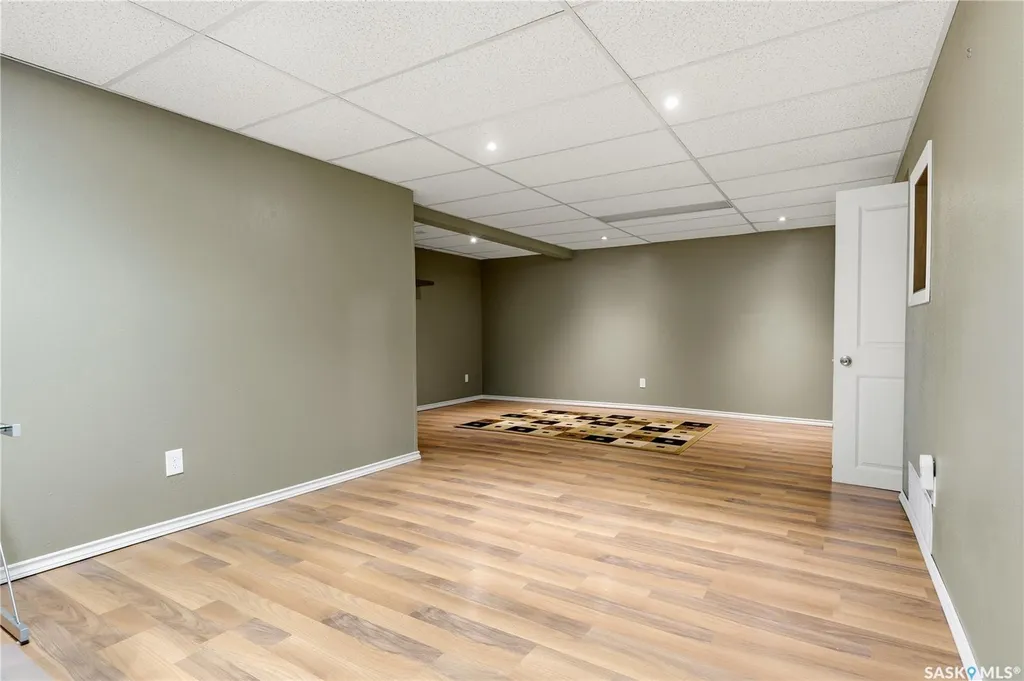 846 Gibson Street N Regina SK S4X 1S8