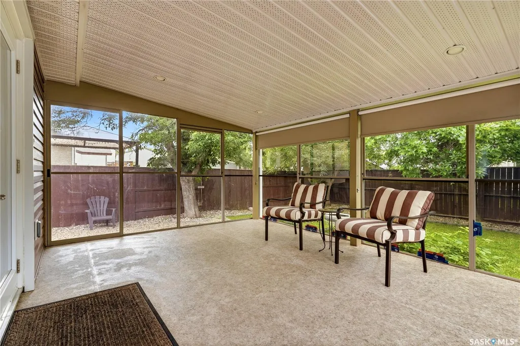 846 Gibson Street N Regina SK S4X 1S8