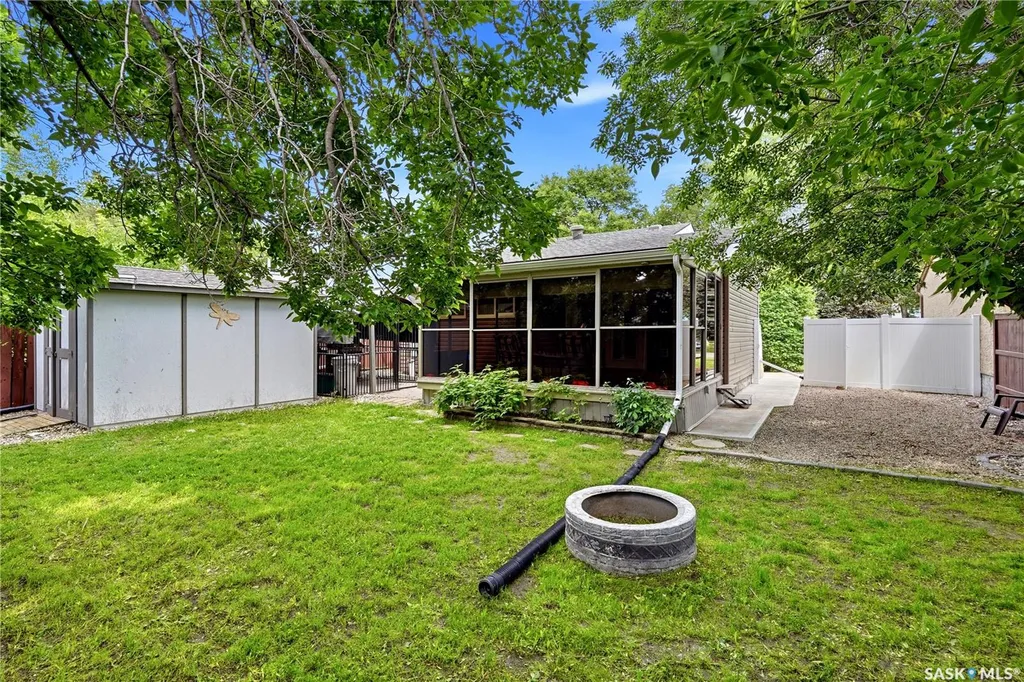 846 Gibson Street N Regina SK S4X 1S8