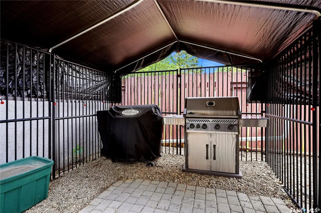 846 Gibson Street N Regina SK S4X 1S8
