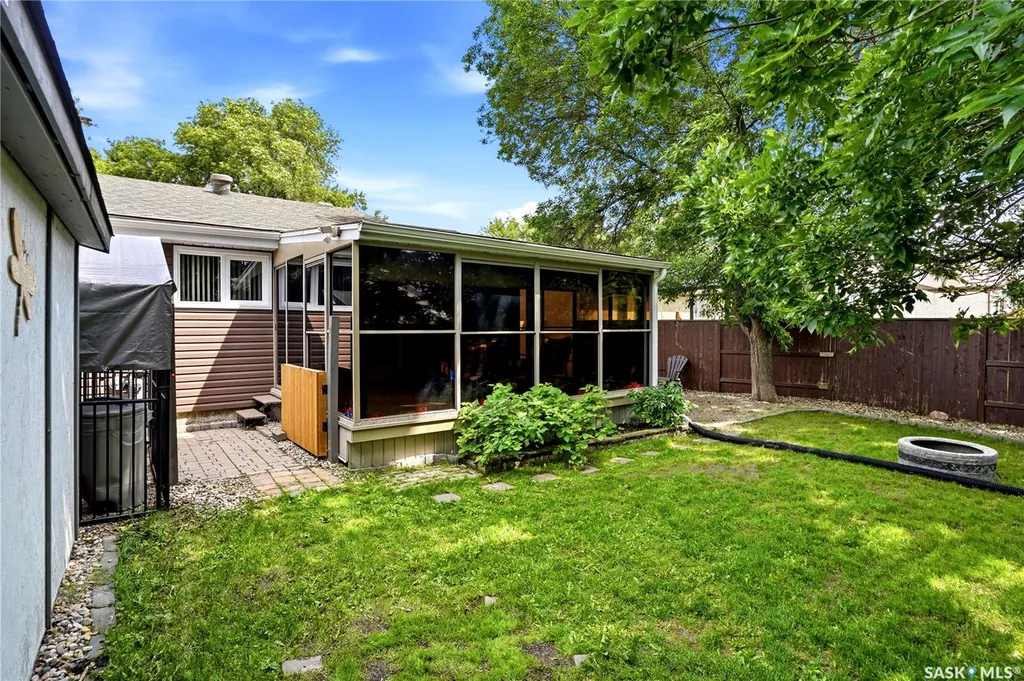 846 Gibson Street N Regina SK S4X 1S8