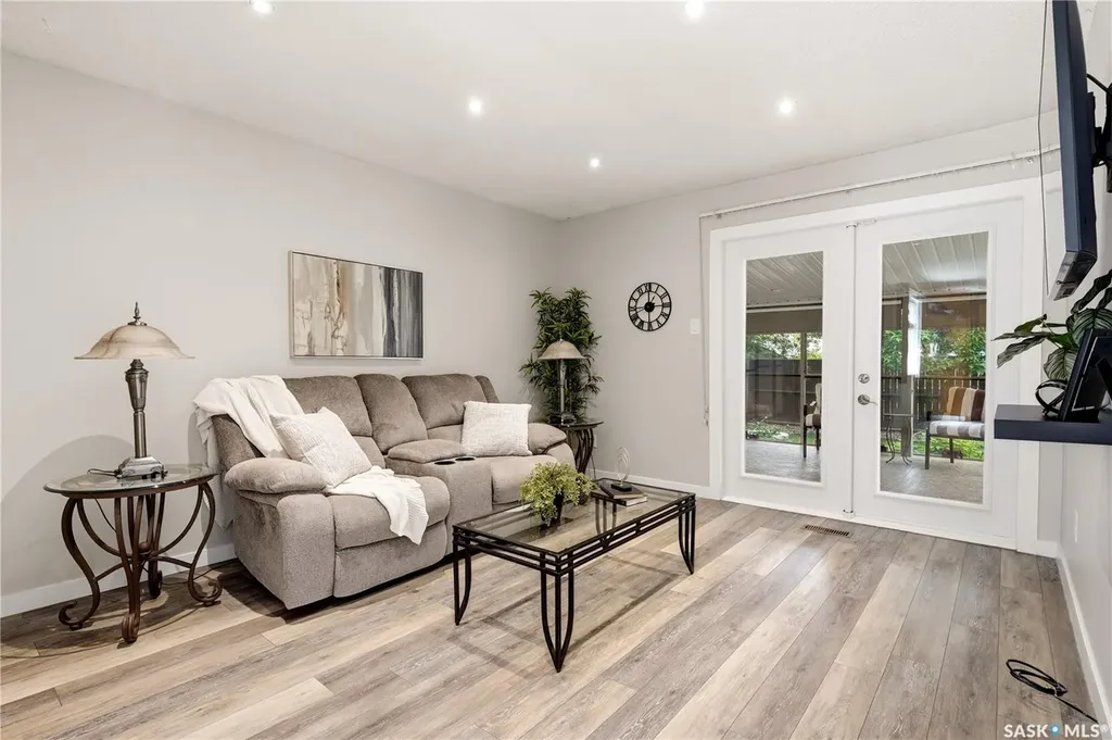 846 Gibson Street N Regina SK S4X 1S8