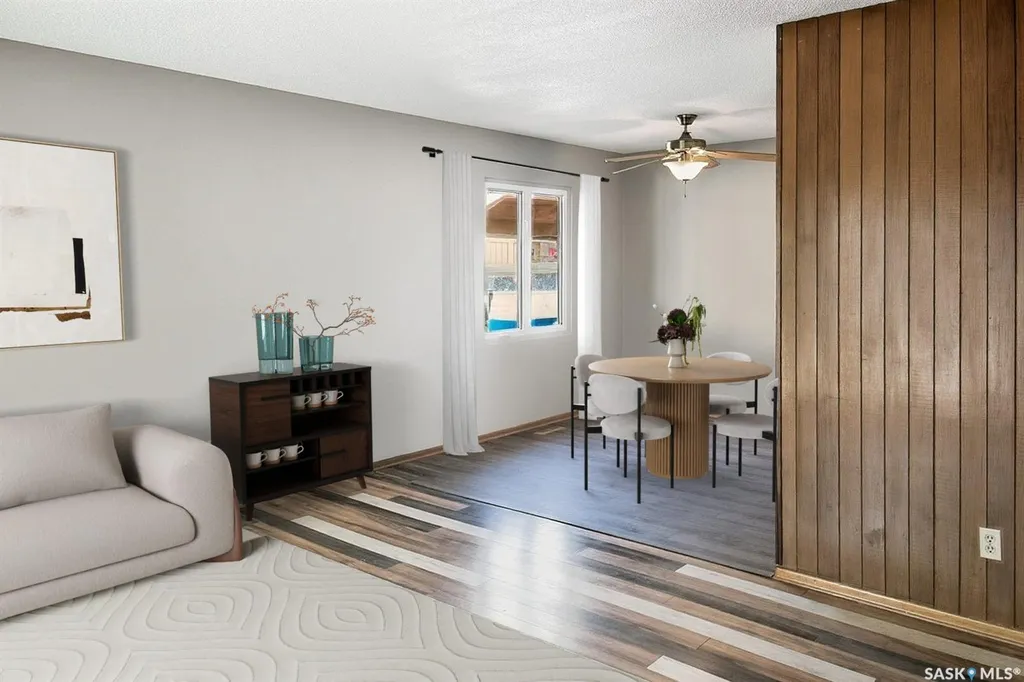 352 Carleton Drive Saskatoon SK S7H 4C1