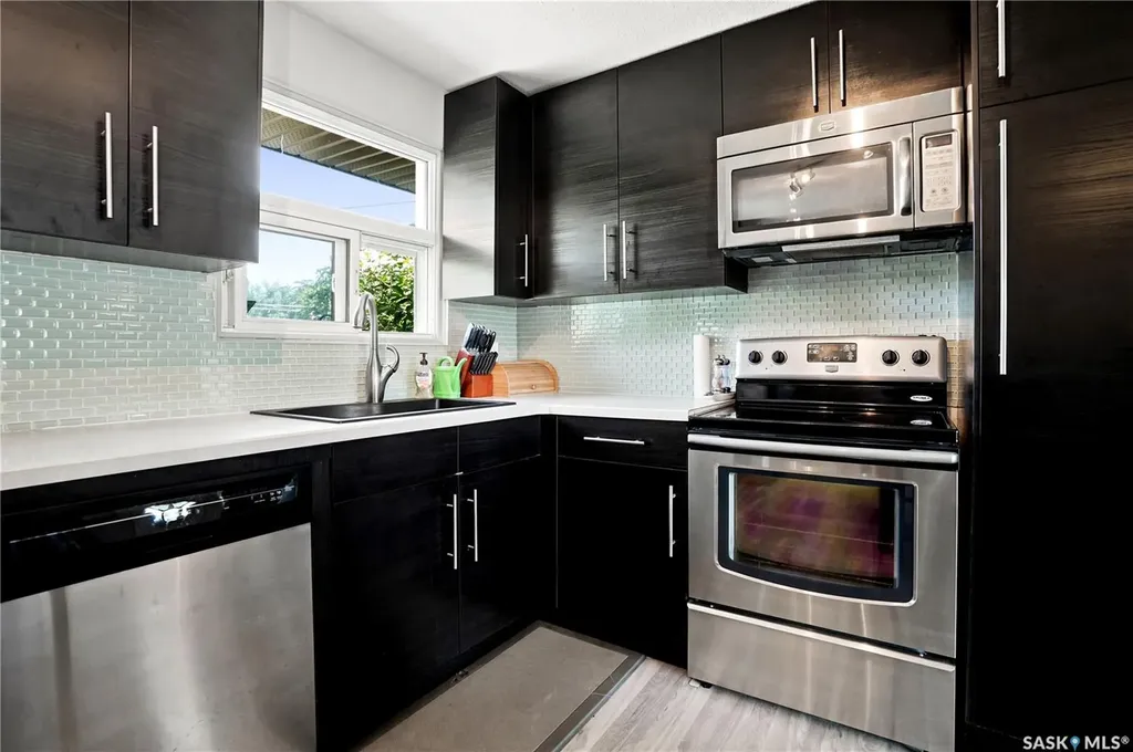 813 Horace Street Regina SK S4T 5K9