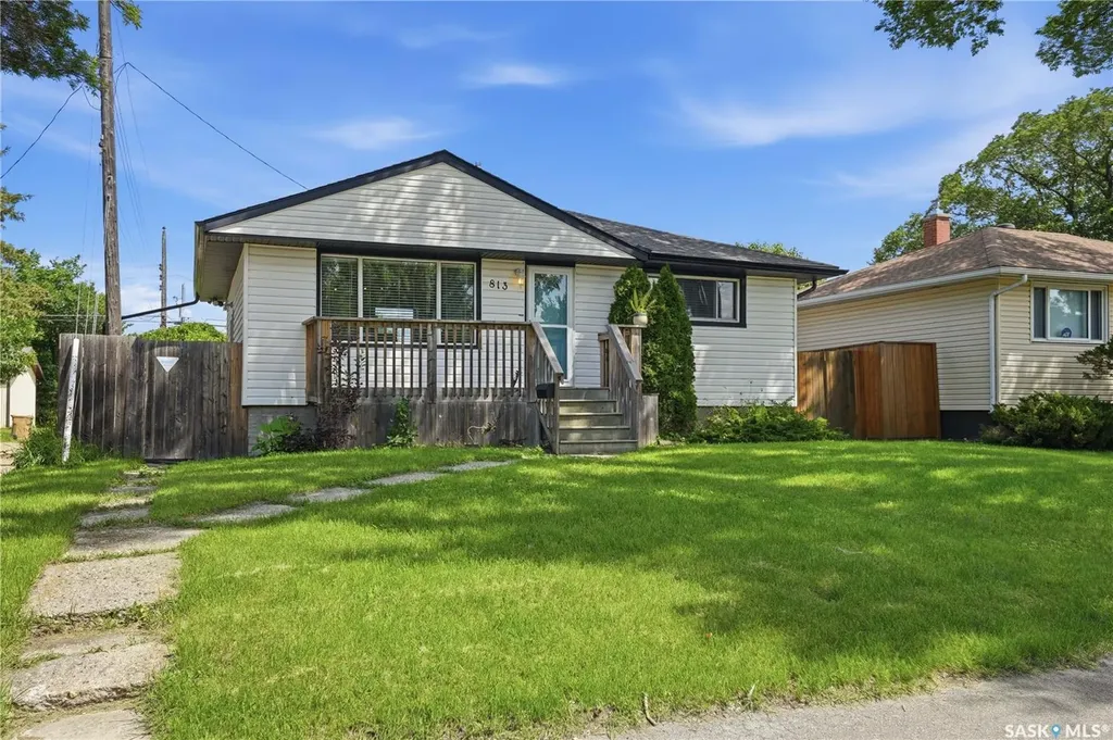 813 Horace Street Regina SK S4T 5K9