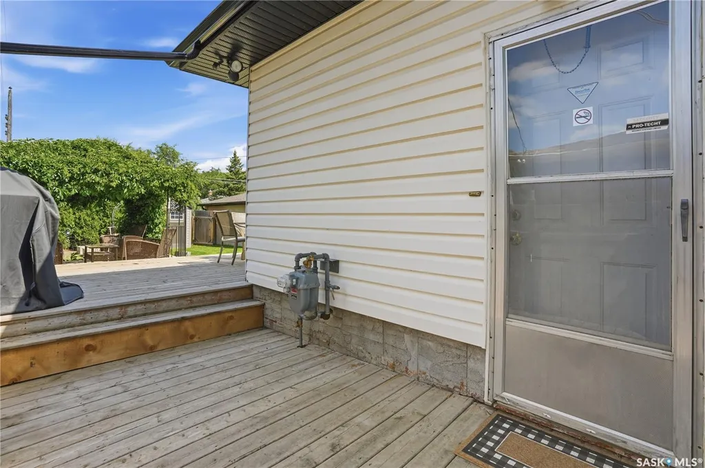 813 Horace Street Regina SK S4T 5K9