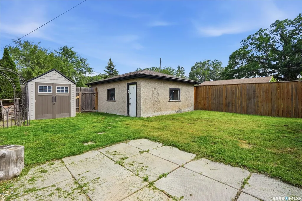 813 Horace Street Regina SK S4T 5K9
