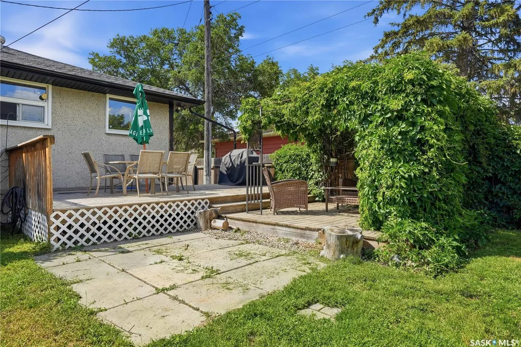 813 Horace Street Regina SK S4T 5K9